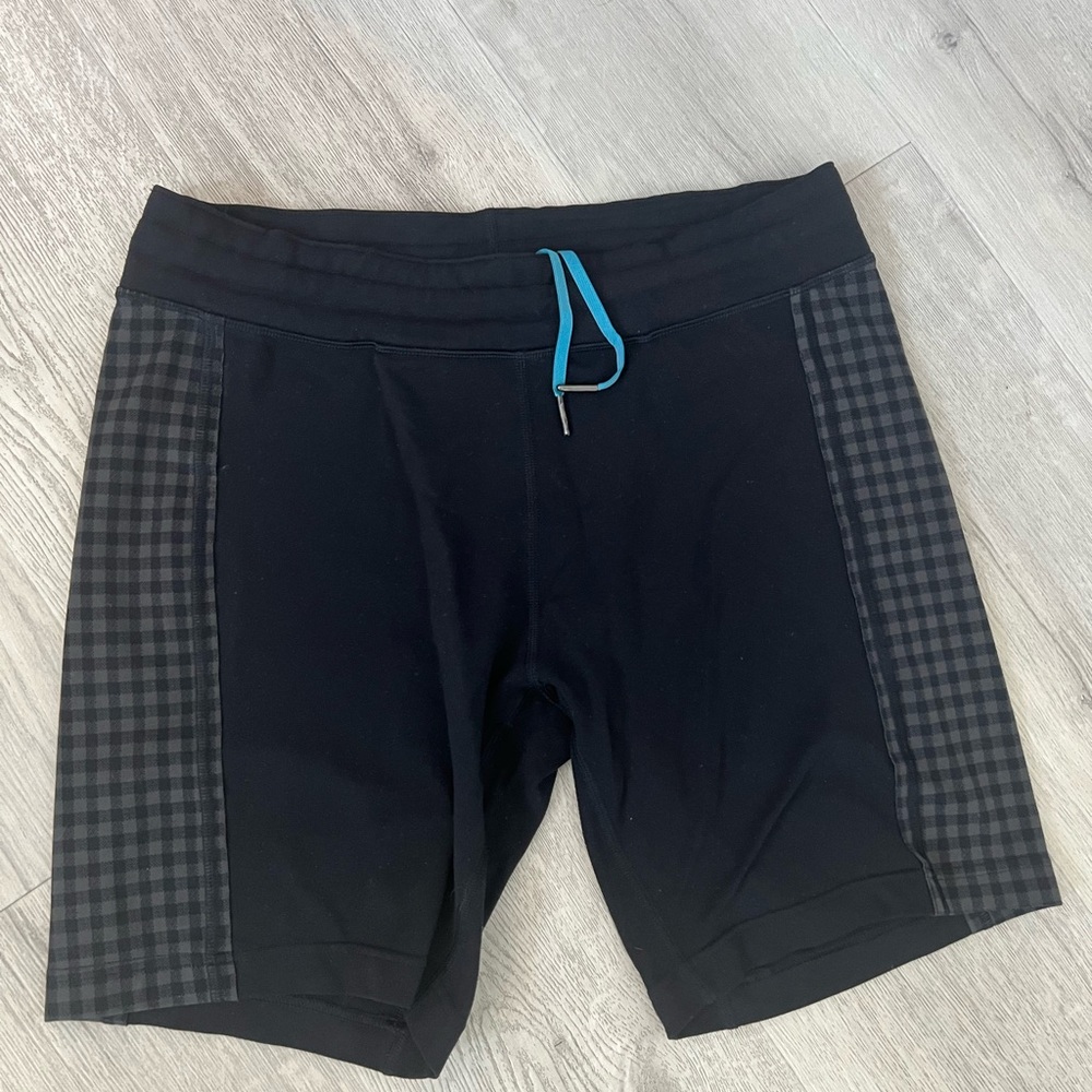 Lululemon Athletica Surge Black/Grey Athletic Shorts Yoga Rare in Large Gym